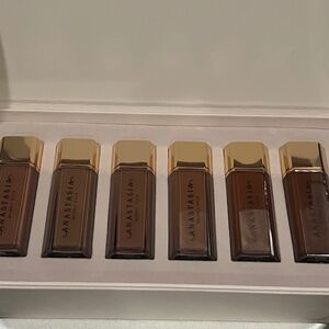 Anastasia Beverly Hills Lip Velvet collection